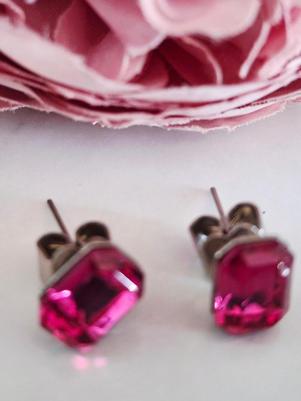 Vintage 80s ✨️💖Vibrant Gemstone Stud Earrings